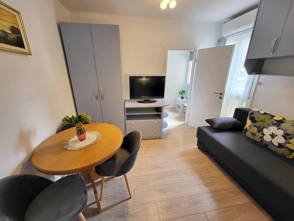 Mali Apartman U Centru Makarska Ngoại thất bức ảnh
