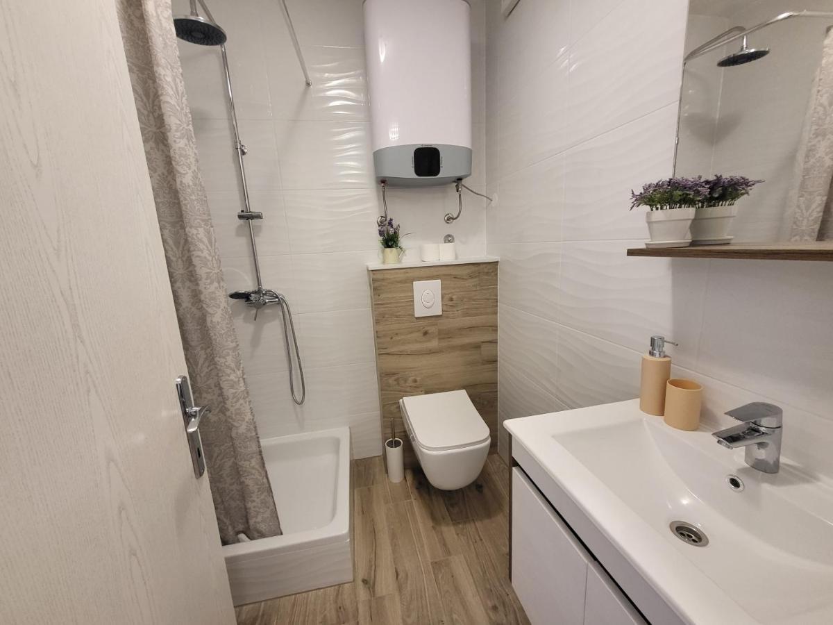 Mali Apartman U Centru Makarska Ngoại thất bức ảnh