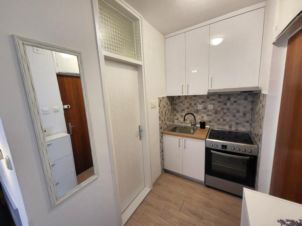 Mali Apartman U Centru Makarska Ngoại thất bức ảnh